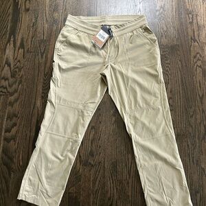 The North Face women’s Aphrodite Motion Pants XL twill beige NWT